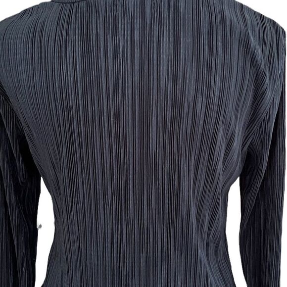 NEW with tags Leith Women's  Black
Textured Cutout Front Mock neck top size M - Picture 5 of 9